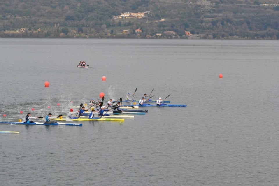 Canoa, gare giovanili all'Aniene