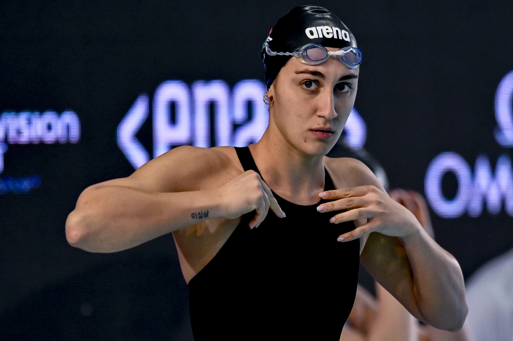 Nuoto, agli Europei in vasca corta Simona Quadarella nei 400sl strappa il record italiano alla Pellegrini. Super Silvia Di Pietro