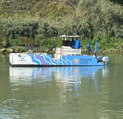 Il battello Pelikan pronto a pulire il Tevere