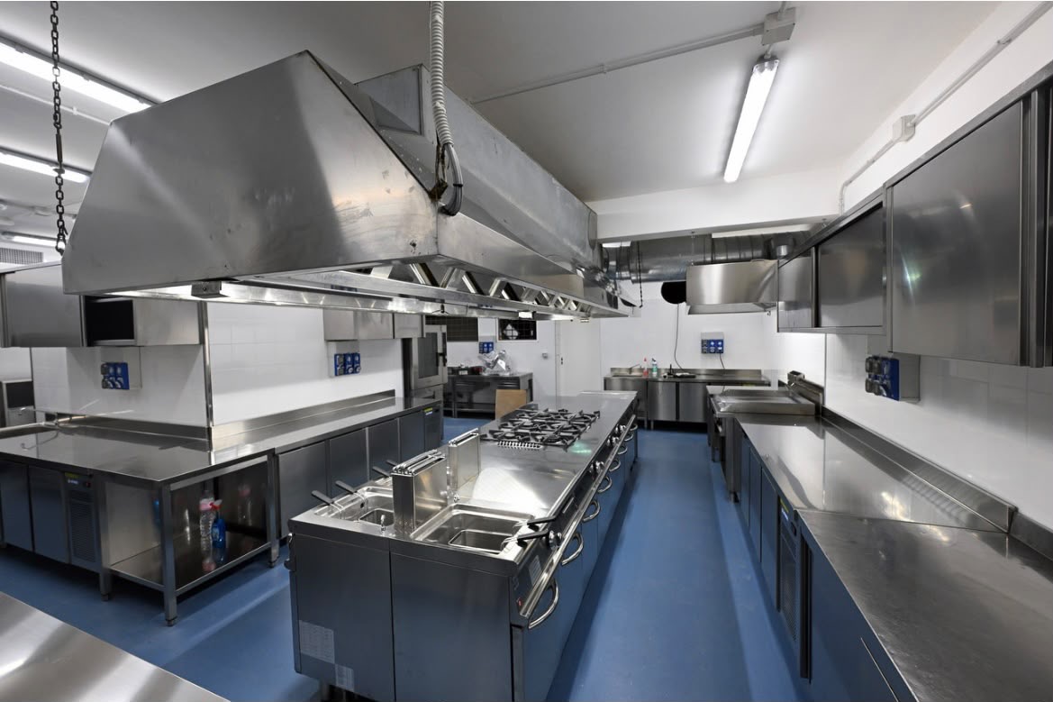 I lavori in cucina al Circolo